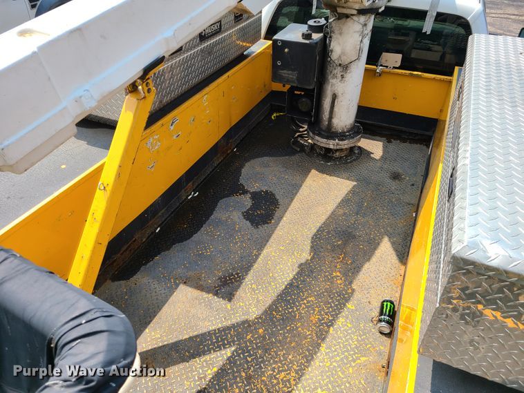 image for item IU9432 2010 Ford F550  bucket truck