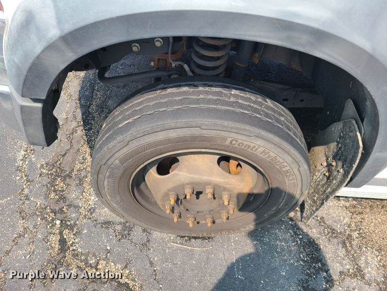 image for item IU9432 2010 Ford F550  bucket truck