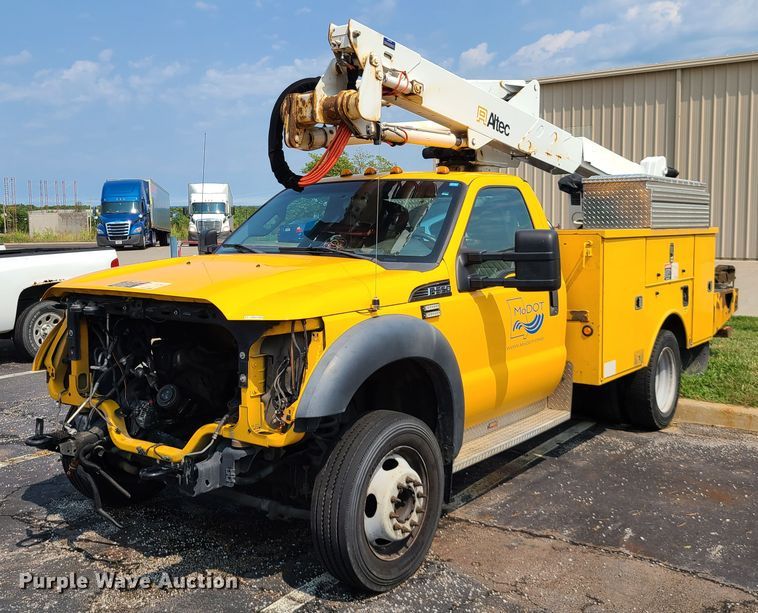 image for item IU9436 2011 Ford F550  bucket truck
