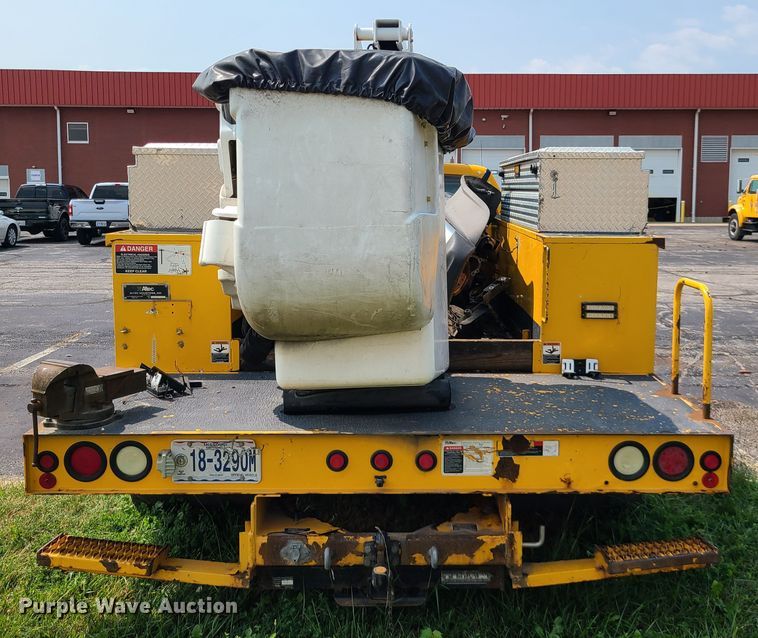 image for item IU9436 2011 Ford F550  bucket truck