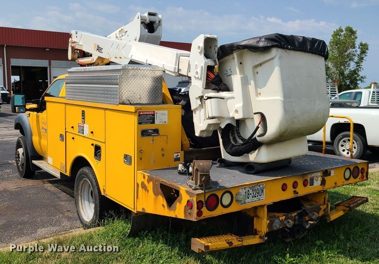 image for item IU9436 2011 Ford F550  bucket truck