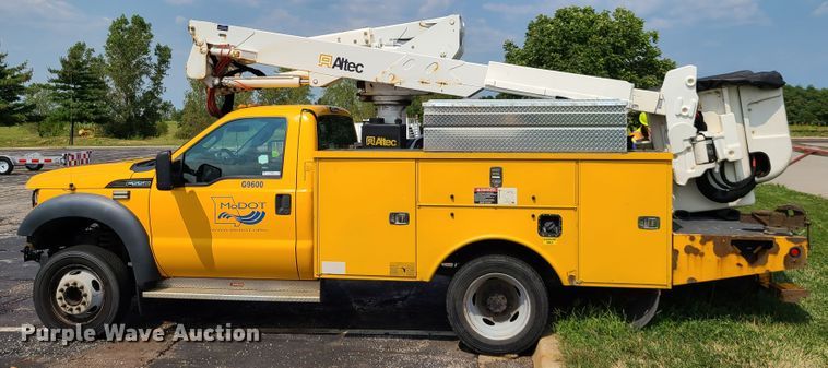 image for item IU9436 2011 Ford F550  bucket truck
