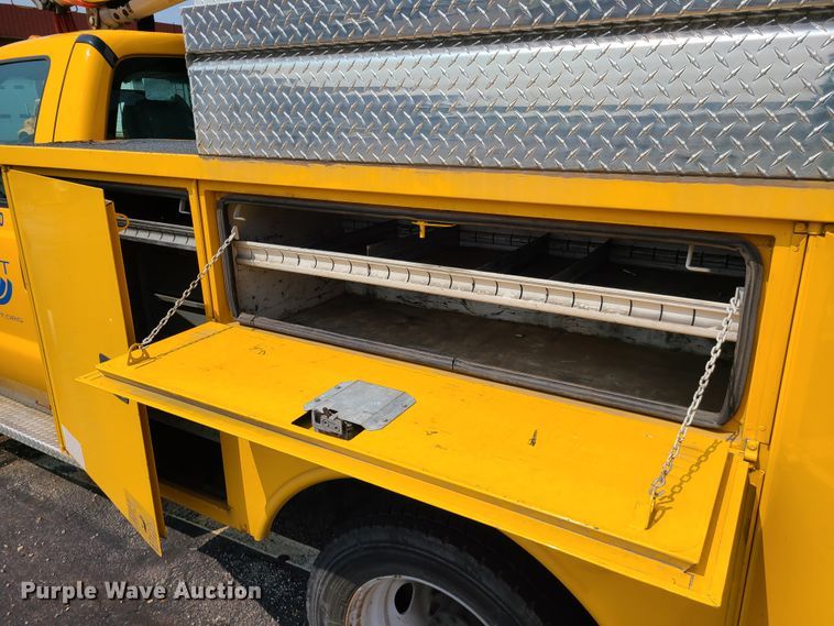 image for item IU9436 2011 Ford F550  bucket truck