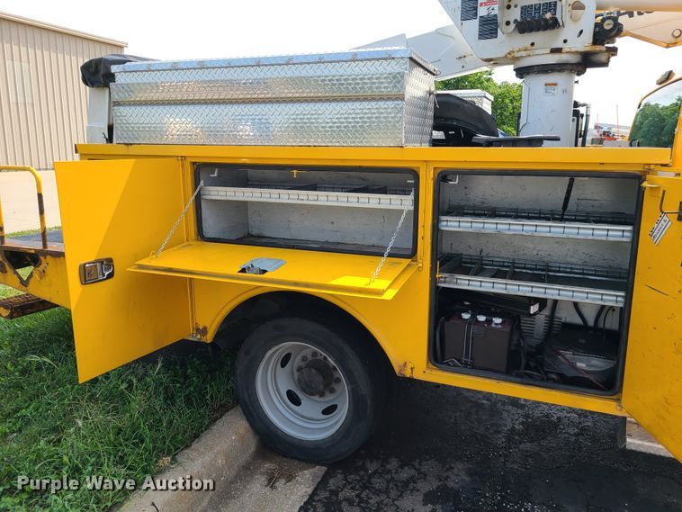 image for item IU9436 2011 Ford F550  bucket truck