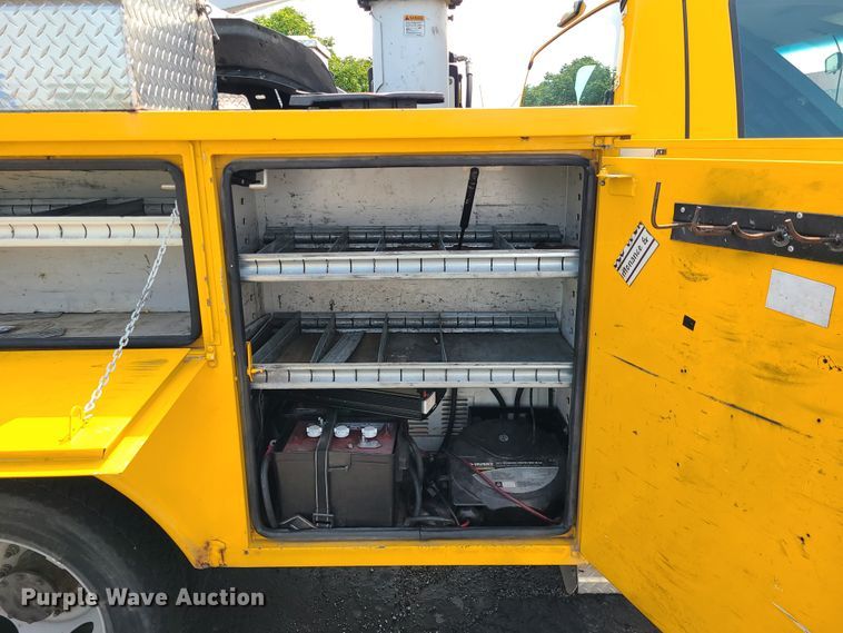 image for item IU9436 2011 Ford F550  bucket truck