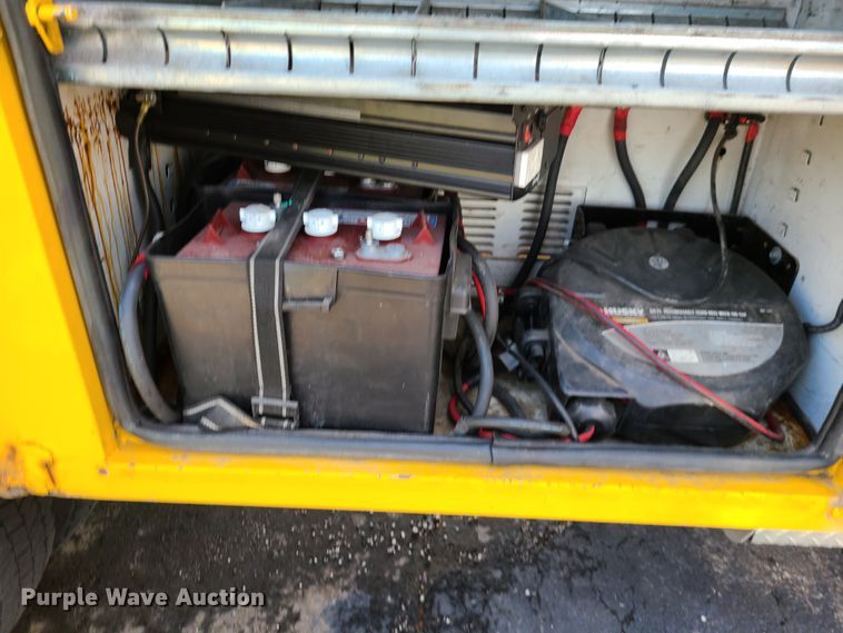 image for item IU9436 2011 Ford F550  bucket truck