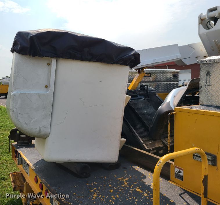 image for item IU9436 2011 Ford F550  bucket truck