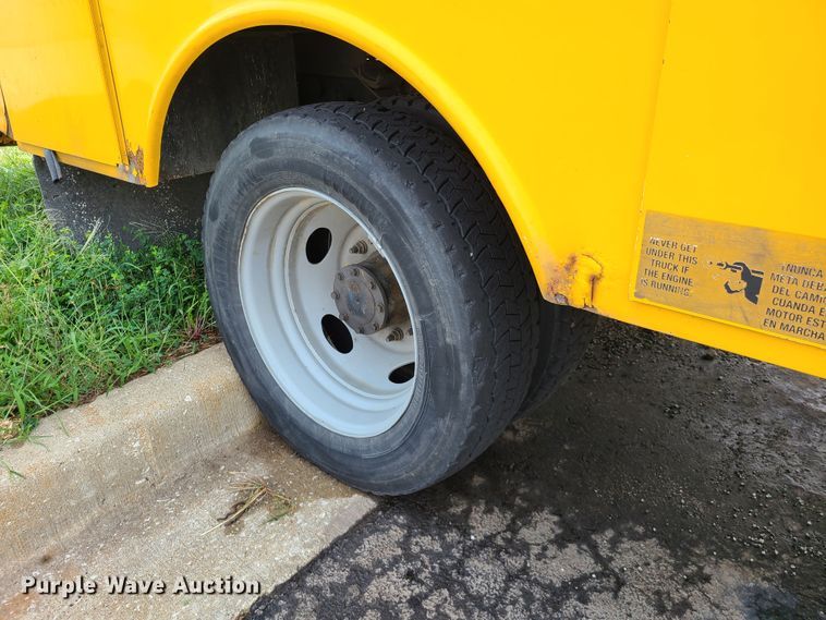 image for item IU9436 2011 Ford F550  bucket truck