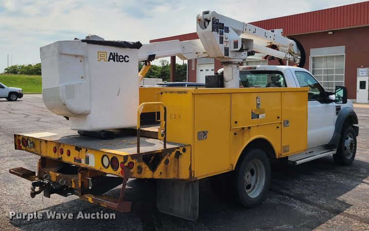 image for item IU9438 2010 Ford F550  bucket truck