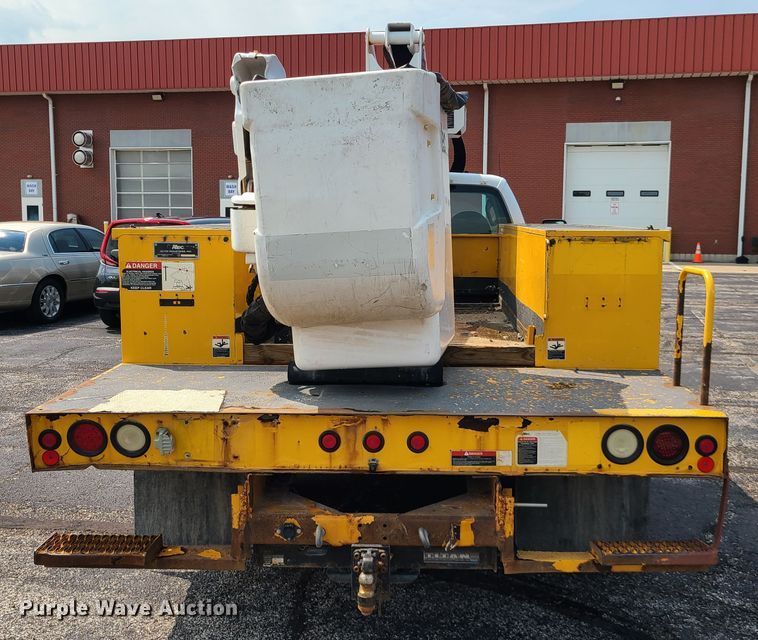 image for item IU9438 2010 Ford F550  bucket truck