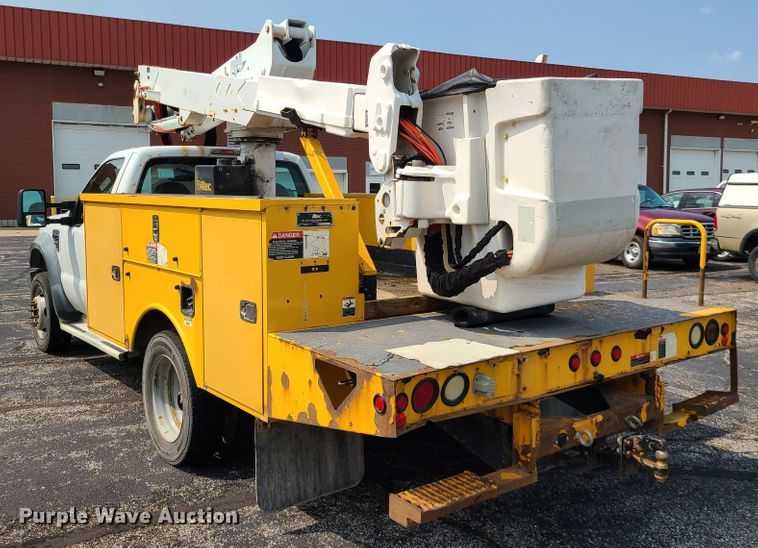 image for item IU9438 2010 Ford F550  bucket truck