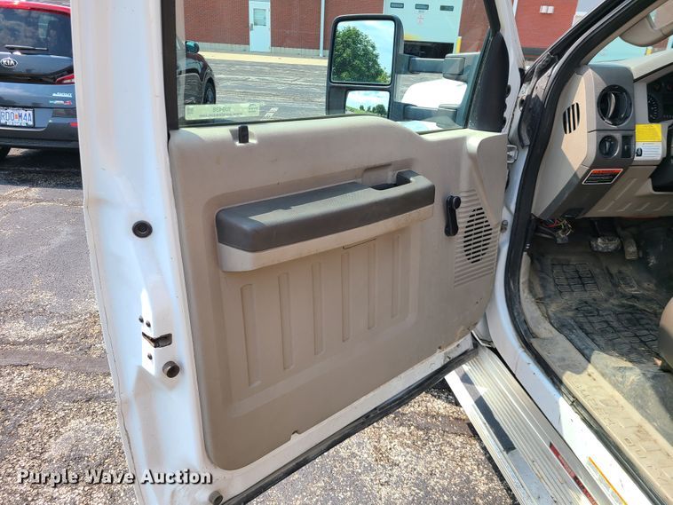 image for item IU9438 2010 Ford F550  bucket truck