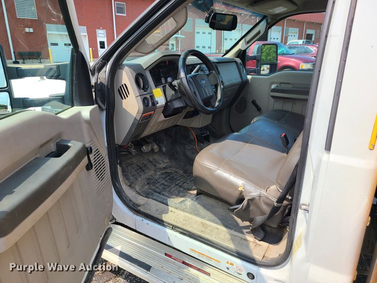 image for item IU9438 2010 Ford F550  bucket truck