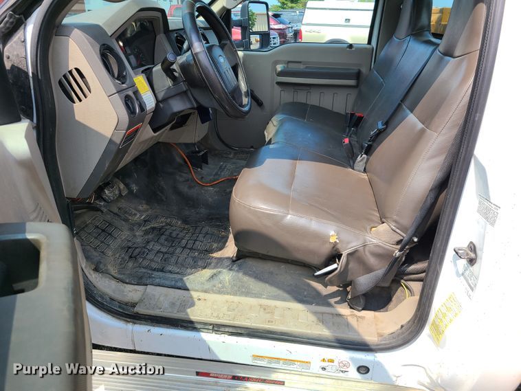 image for item IU9438 2010 Ford F550  bucket truck