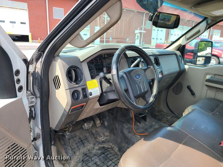 image for item IU9438 2010 Ford F550  bucket truck