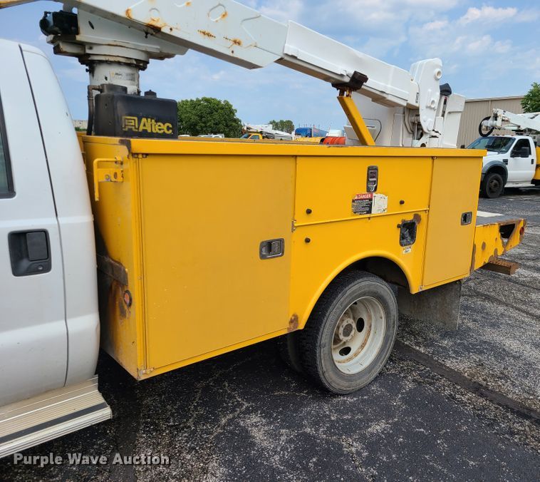 image for item IU9438 2010 Ford F550  bucket truck