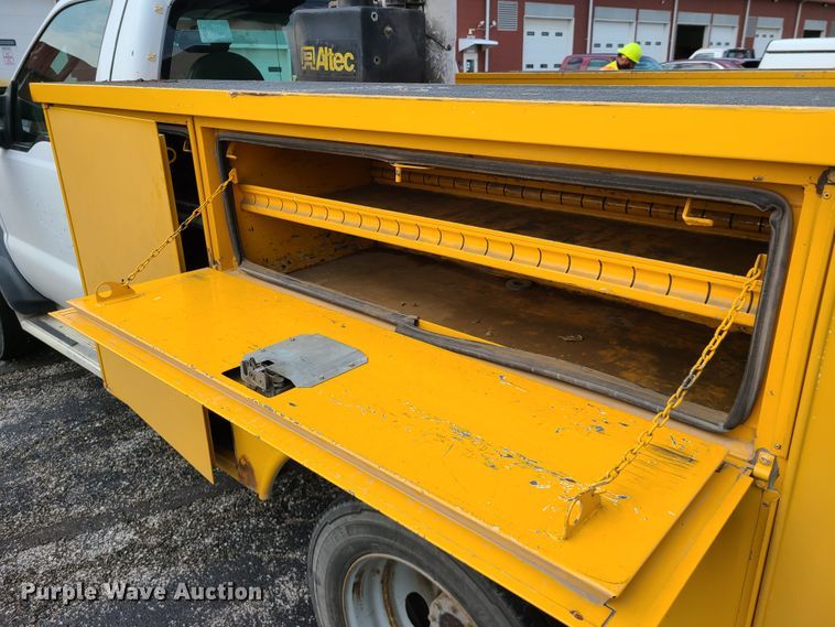 image for item IU9438 2010 Ford F550  bucket truck