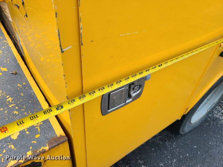 image for item IU9438 2010 Ford F550  bucket truck