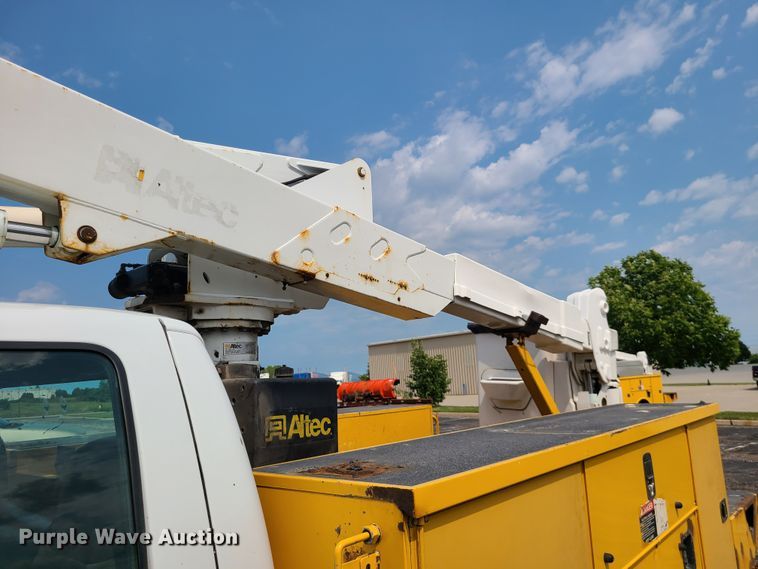 image for item IU9438 2010 Ford F550  bucket truck