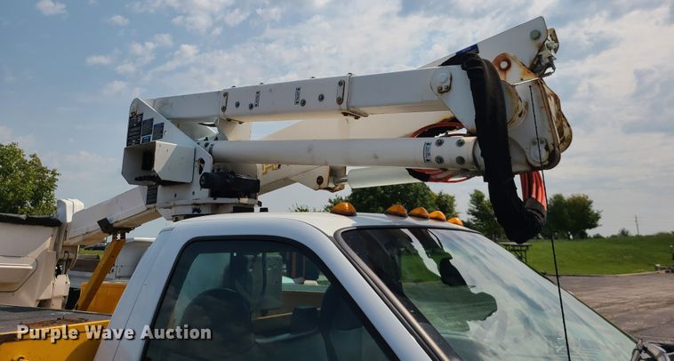 image for item IU9438 2010 Ford F550  bucket truck