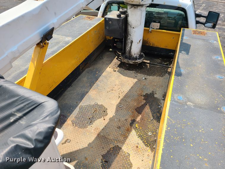 image for item IU9438 2010 Ford F550  bucket truck
