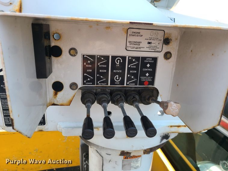 image for item IU9438 2010 Ford F550  bucket truck