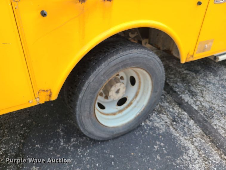 image for item IU9438 2010 Ford F550  bucket truck