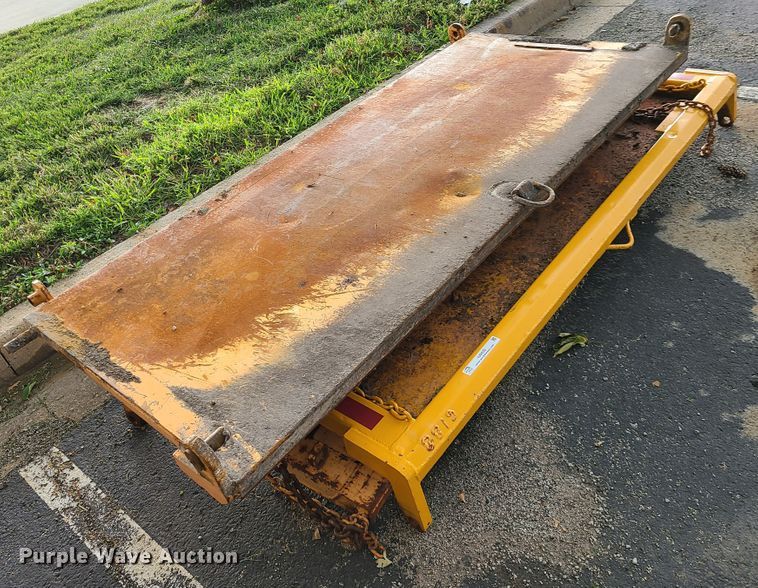 (4) dump truck tailgates in Lees Summit, MO Item IU9439 sold Purple