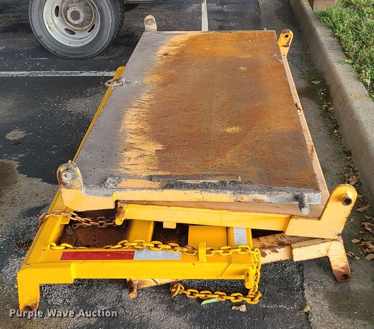 (4) dump truck tailgates in Lees Summit, MO Item IU9439 sold Purple