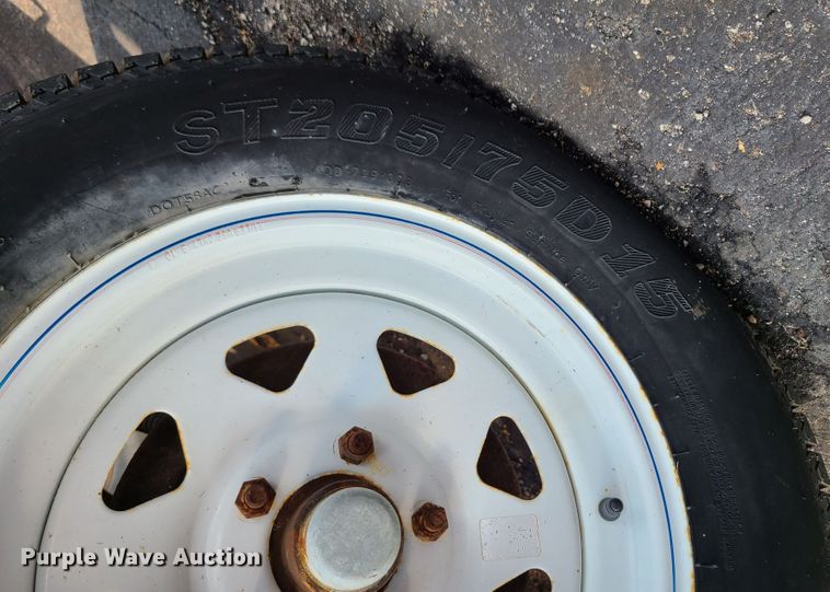 image for item IU9452 2001 American Signal  message board trailer