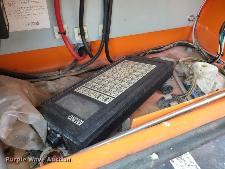 image for item IU9452 2001 American Signal  message board trailer