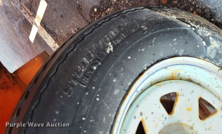 image for item IU9454 2003  American Signal message board trailer