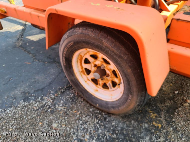 image for item IU9454 2003  American Signal message board trailer