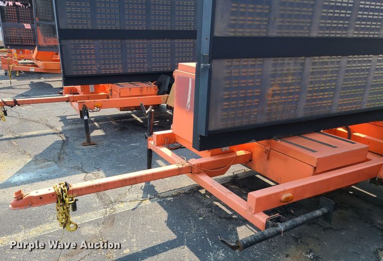 image for item IU9455 2003  American Signal message board trailer