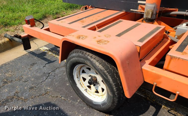 image for item IU9455 2003  American Signal message board trailer