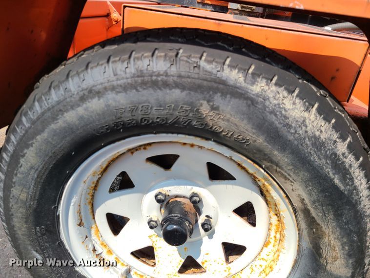 image for item IU9455 2003  American Signal message board trailer