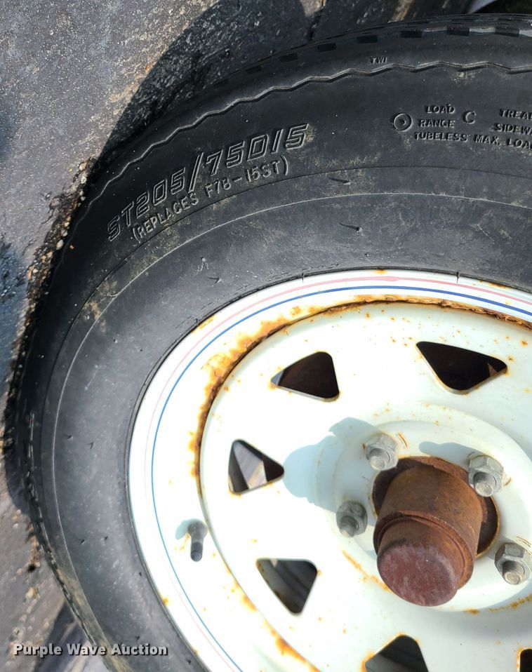 image for item IU9456 2003  American Signal message board trailer