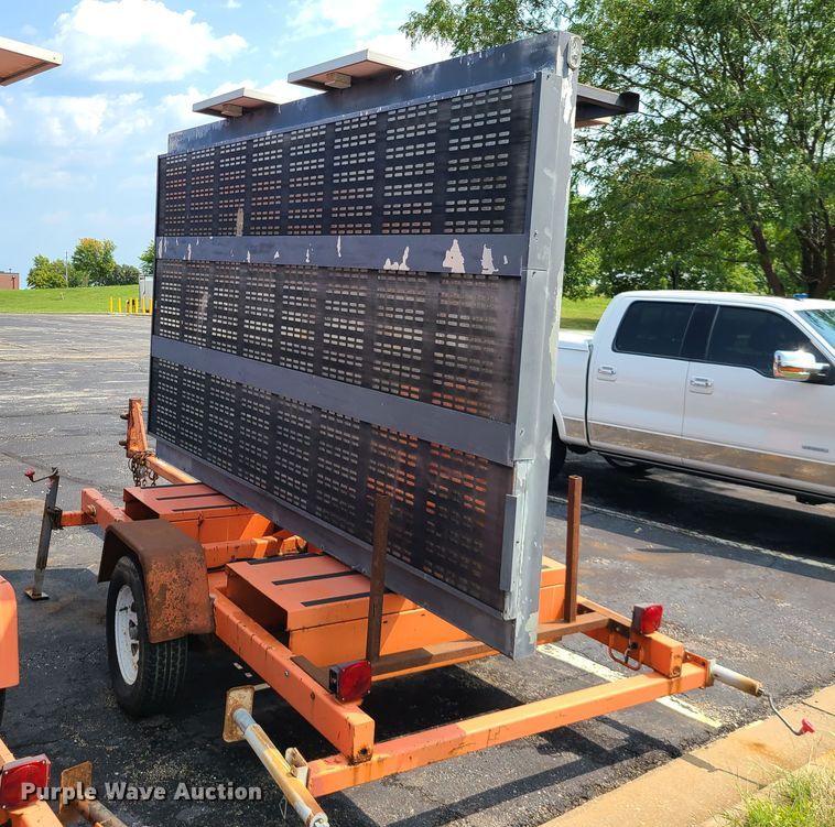 image for item IU9459 American Signal  message board trailer