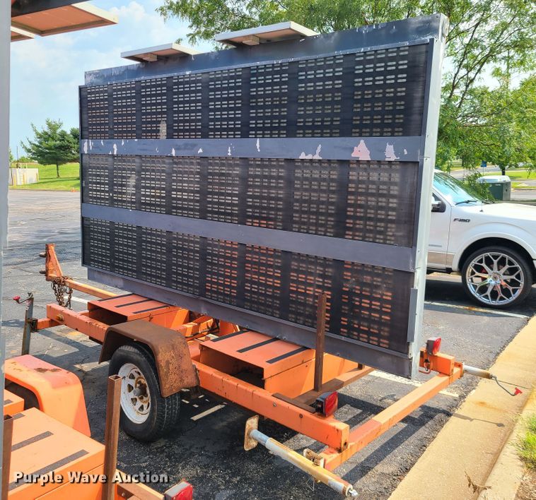 image for item IU9459 American Signal  message board trailer