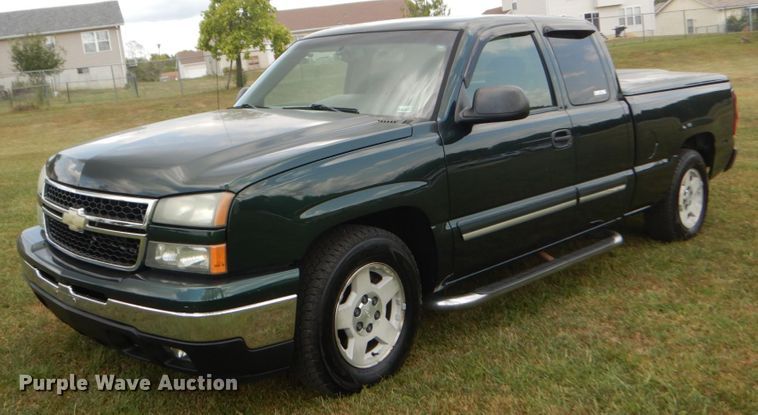 image for item JG9141 2007 Chevrolet Silverado 1500  Ext. Cab pickup truck