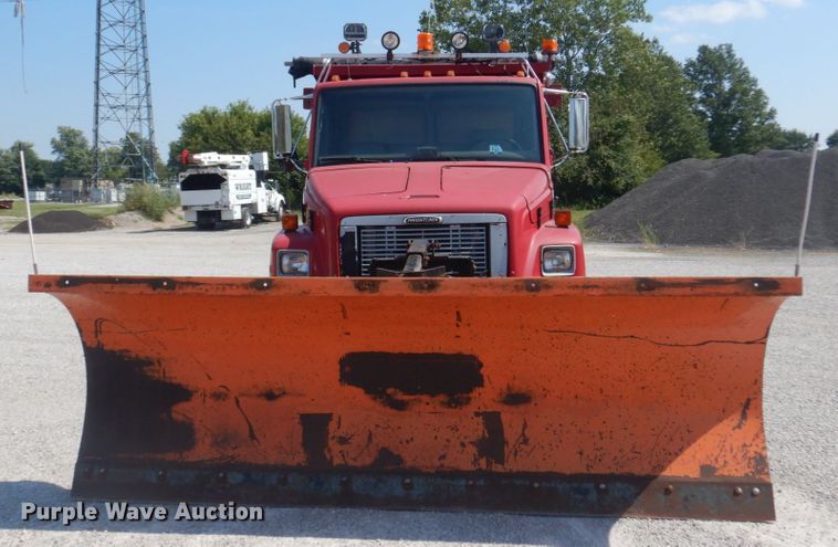 image for item JG9148 2003 Freightliner FL70  dump truck