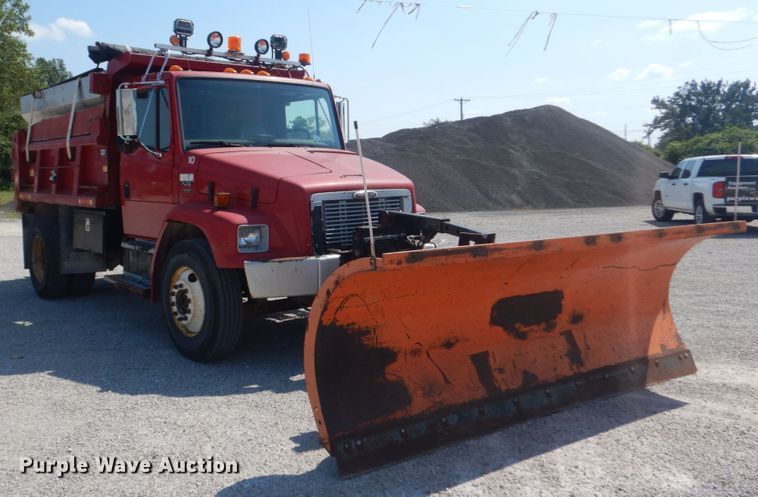 image for item JG9148 2003 Freightliner FL70  dump truck