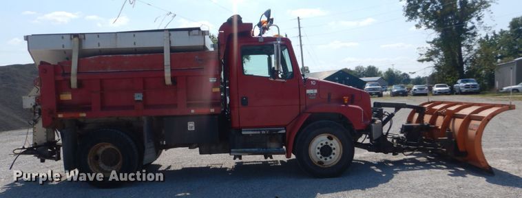 image for item JG9148 2003 Freightliner FL70  dump truck