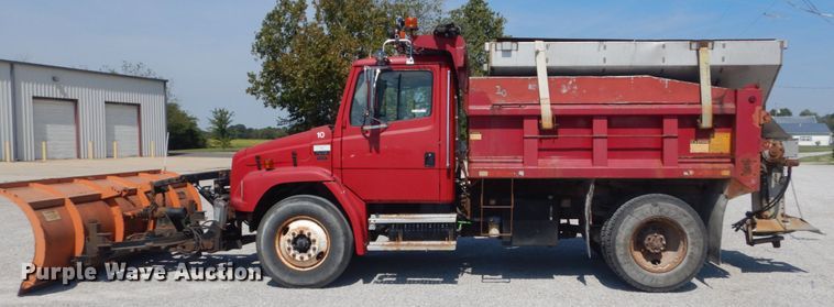 image for item JG9148 2003 Freightliner FL70  dump truck