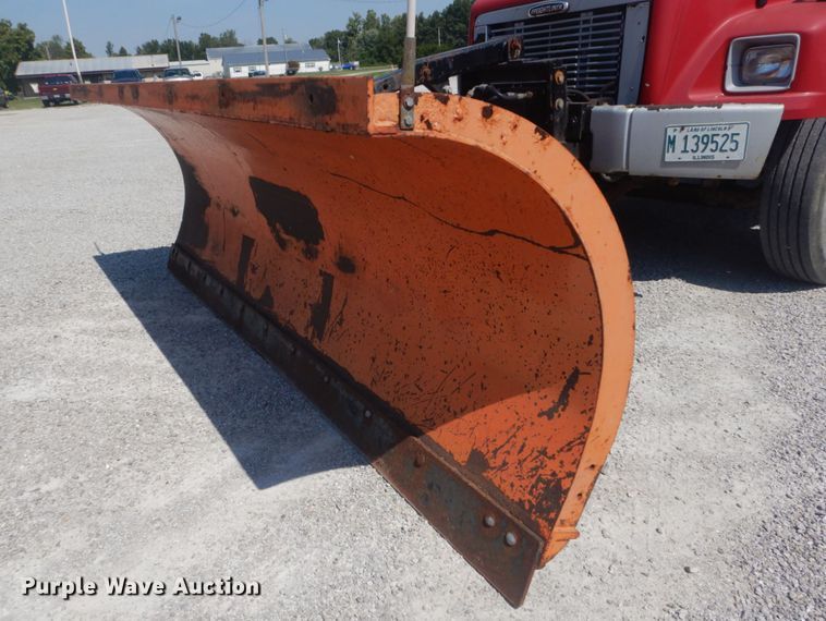 image for item JG9148 2003 Freightliner FL70  dump truck
