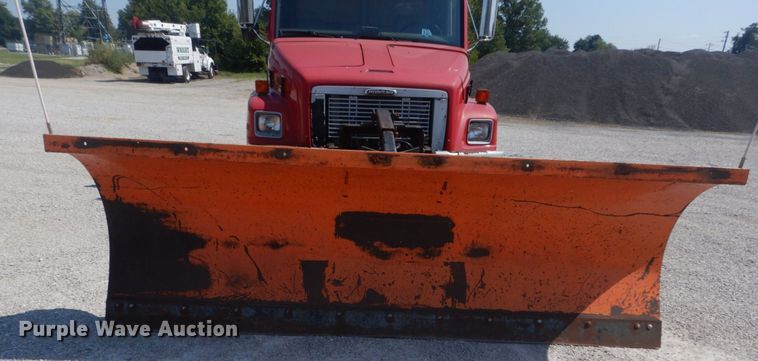 image for item JG9148 2003 Freightliner FL70  dump truck