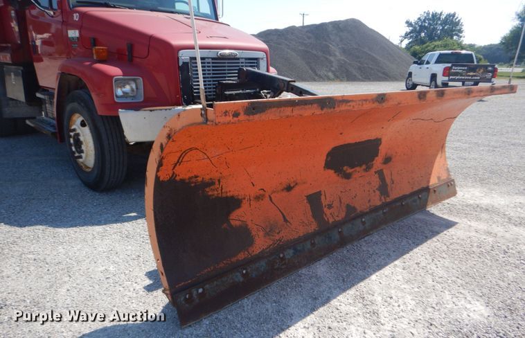 image for item JG9148 2003 Freightliner FL70  dump truck