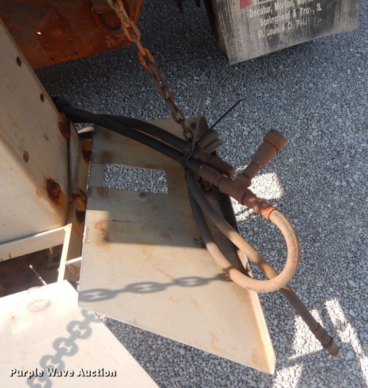 image for item JG9148 2003 Freightliner FL70  dump truck