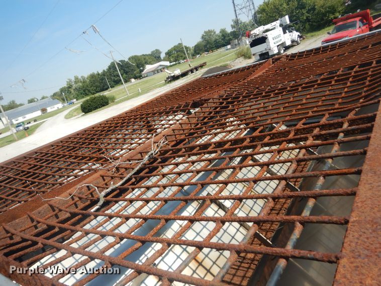 image for item JG9148 2003 Freightliner FL70  dump truck