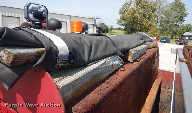 image for item JG9148 2003 Freightliner FL70  dump truck